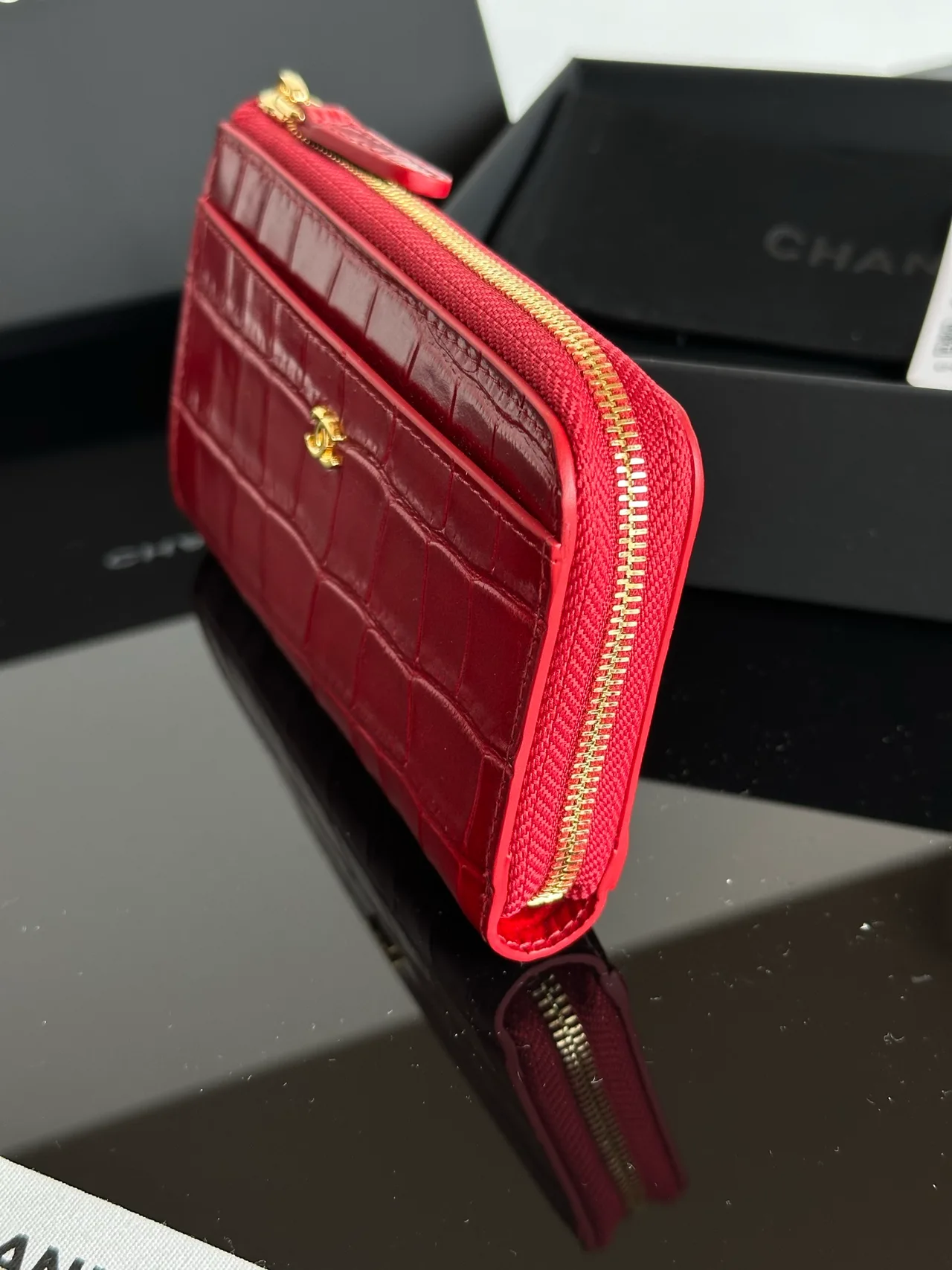Chanel Glossy Wallet in Red · view 7