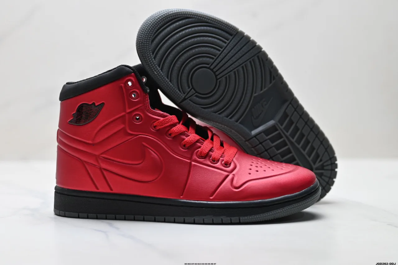 Nike Sneakers in Red · view 7