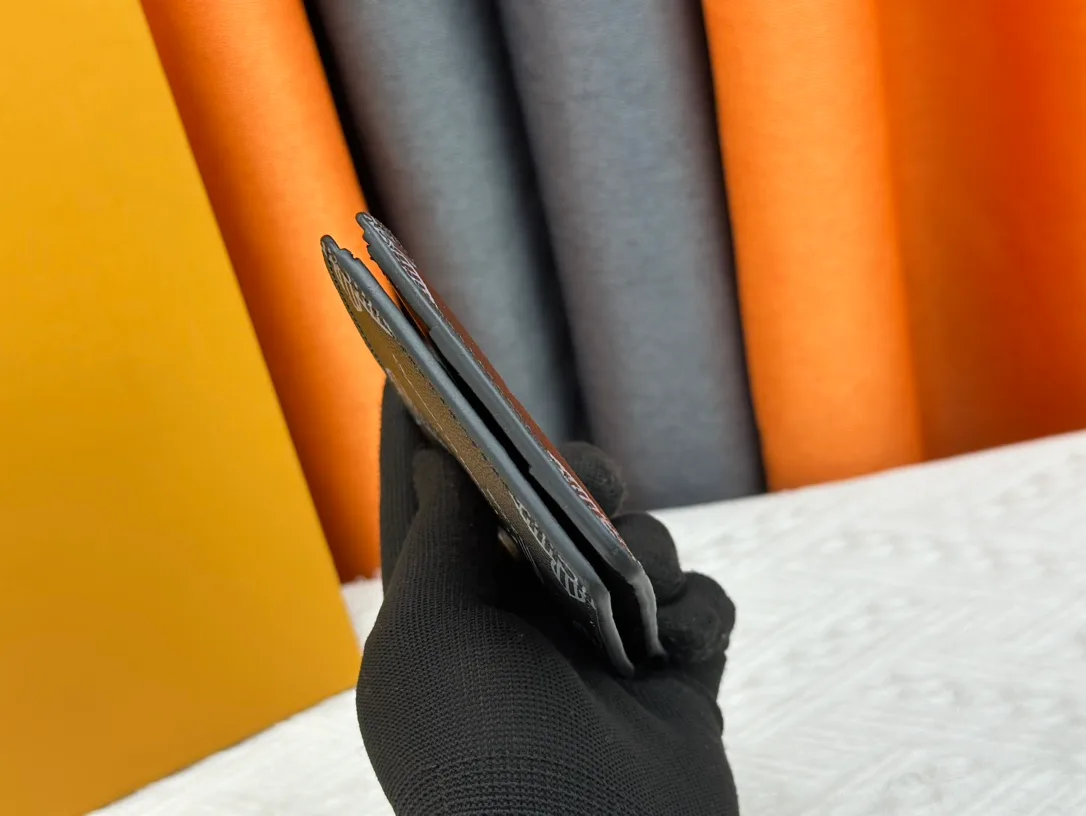 Louis Vuitton Leather Smooth Wallet in Grey · view 7