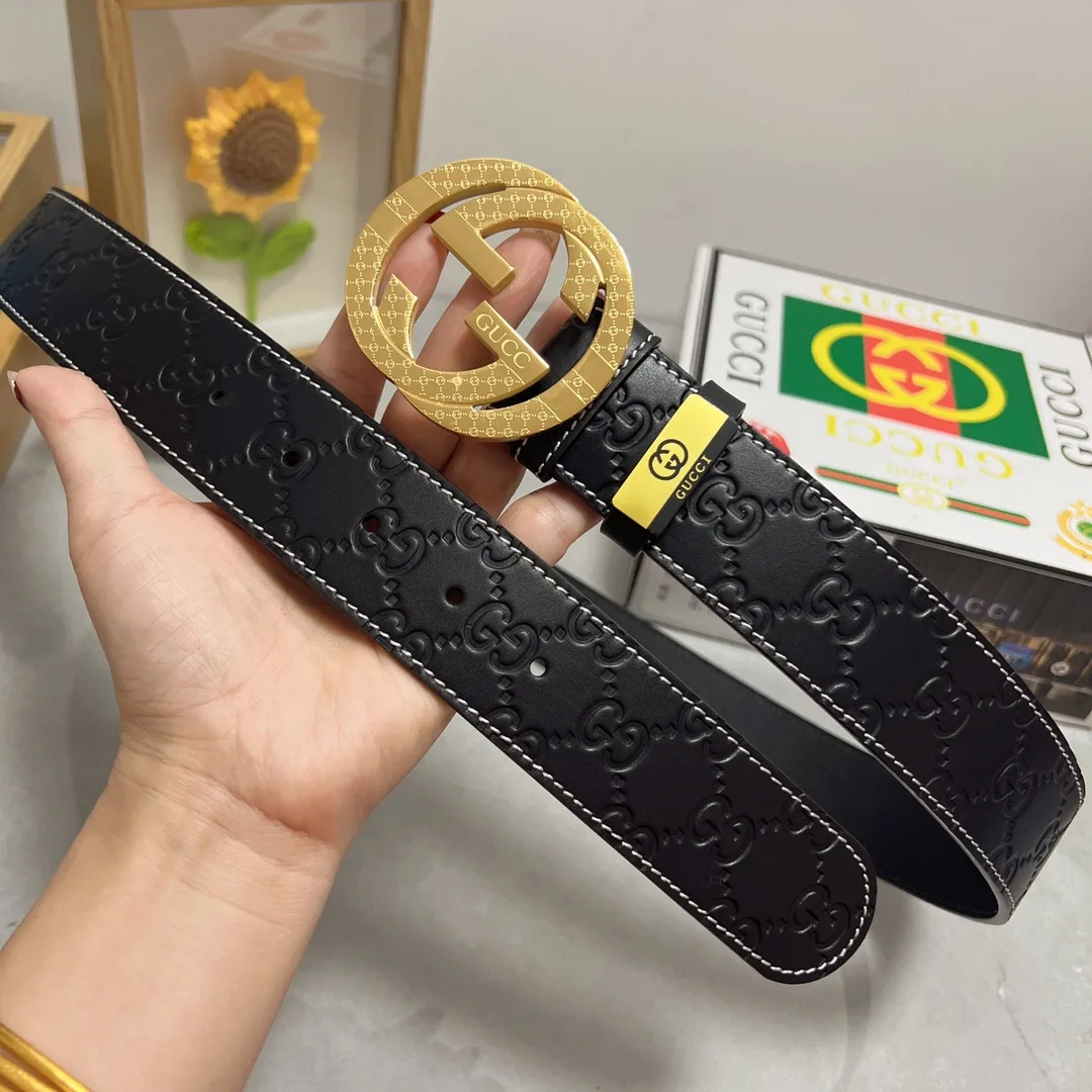 Gucci Cowhide Belt in Black · view 2