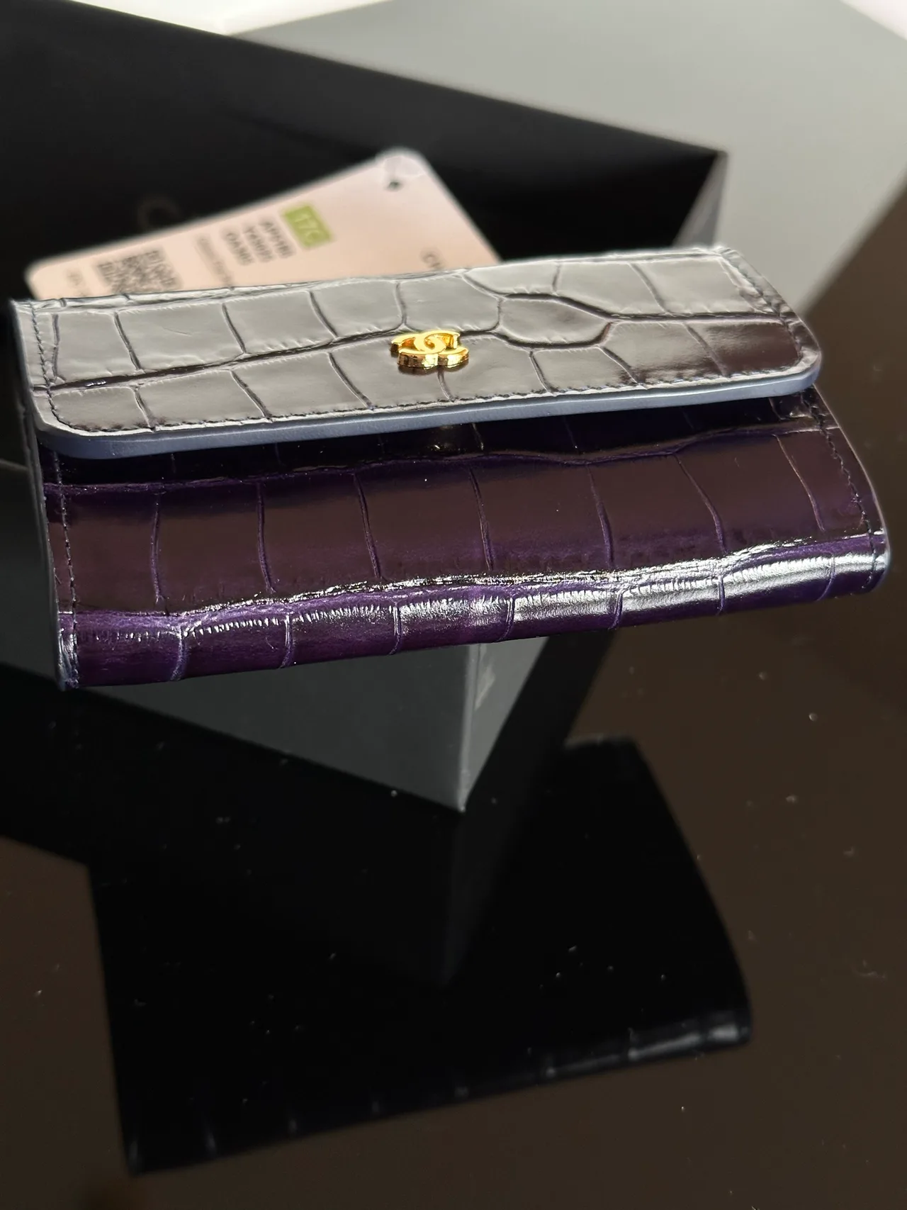 Chanel Glossy Wallet in Purple · view 6