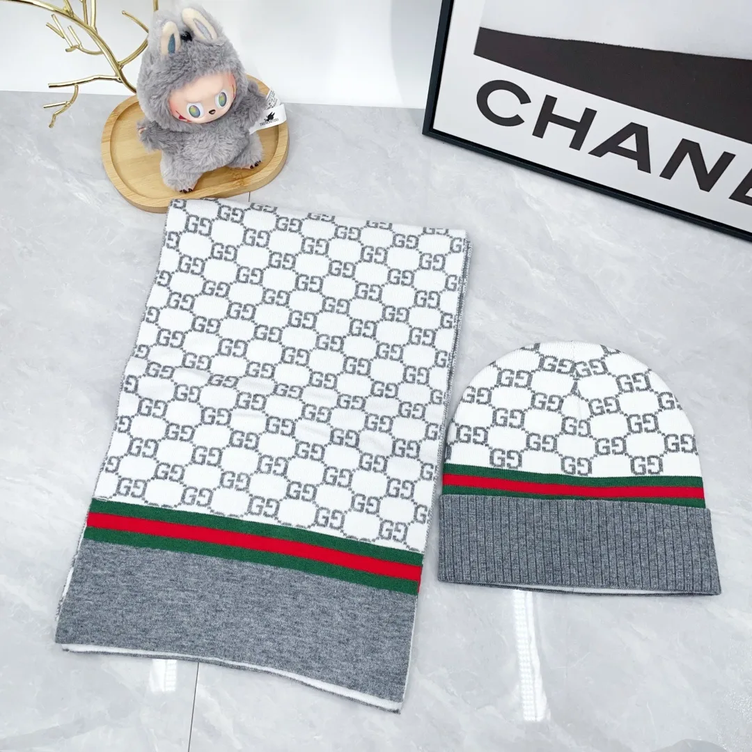 Gucci Cashmere Striped GG Hat and Scarf Set in Cream · view 1