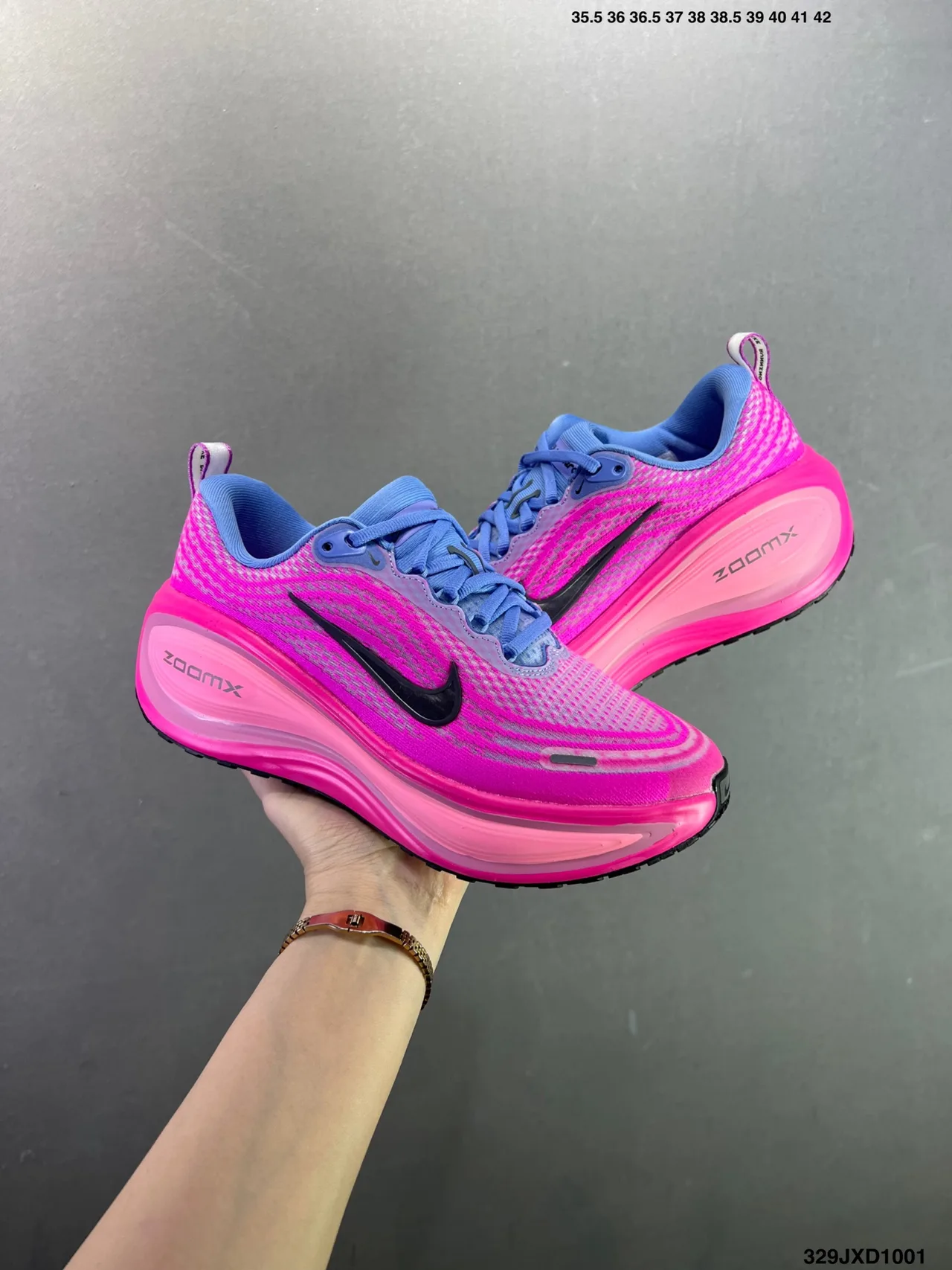 Nike Air-cushion sneakers in Pink & Cream & Green & White & Grey · view 7