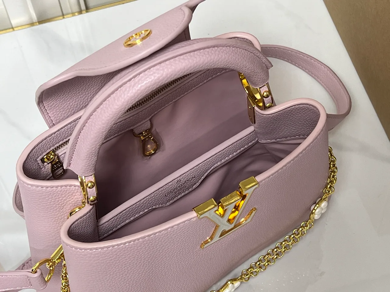 Louis Vuitton Cowhide Smooth Capucines Daydream Bag in Purple · view 8