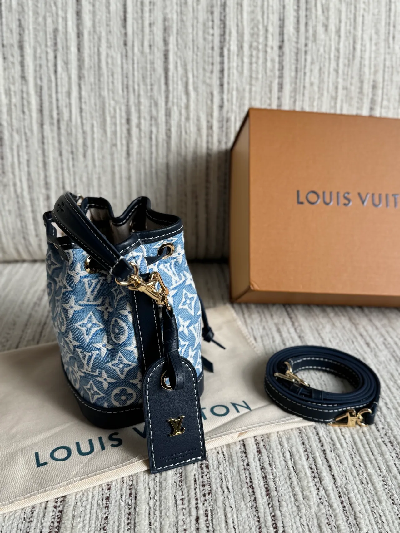 Louis Vuitton Monogram Bucket Bag in Blue · view 2