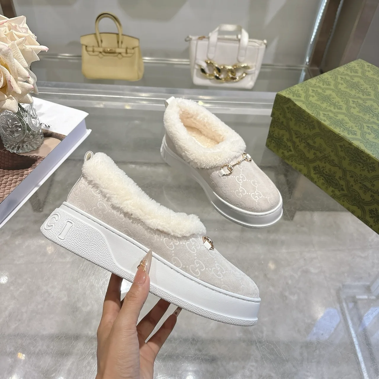 Gucci Cowhide Sheepskin Buckle Slippers in Grey · view 7