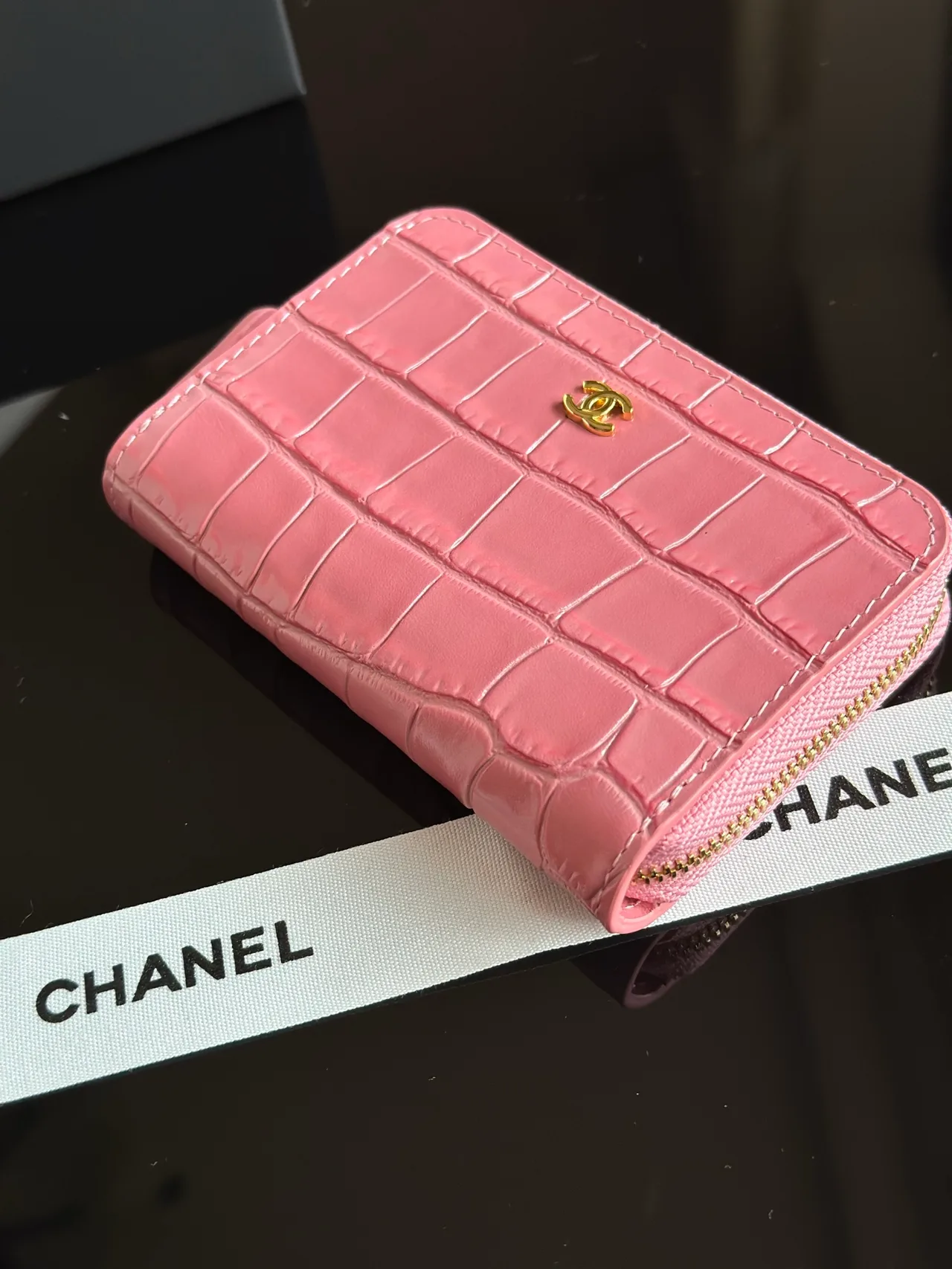 Chanel Glossy Wallet in Pink · view 7