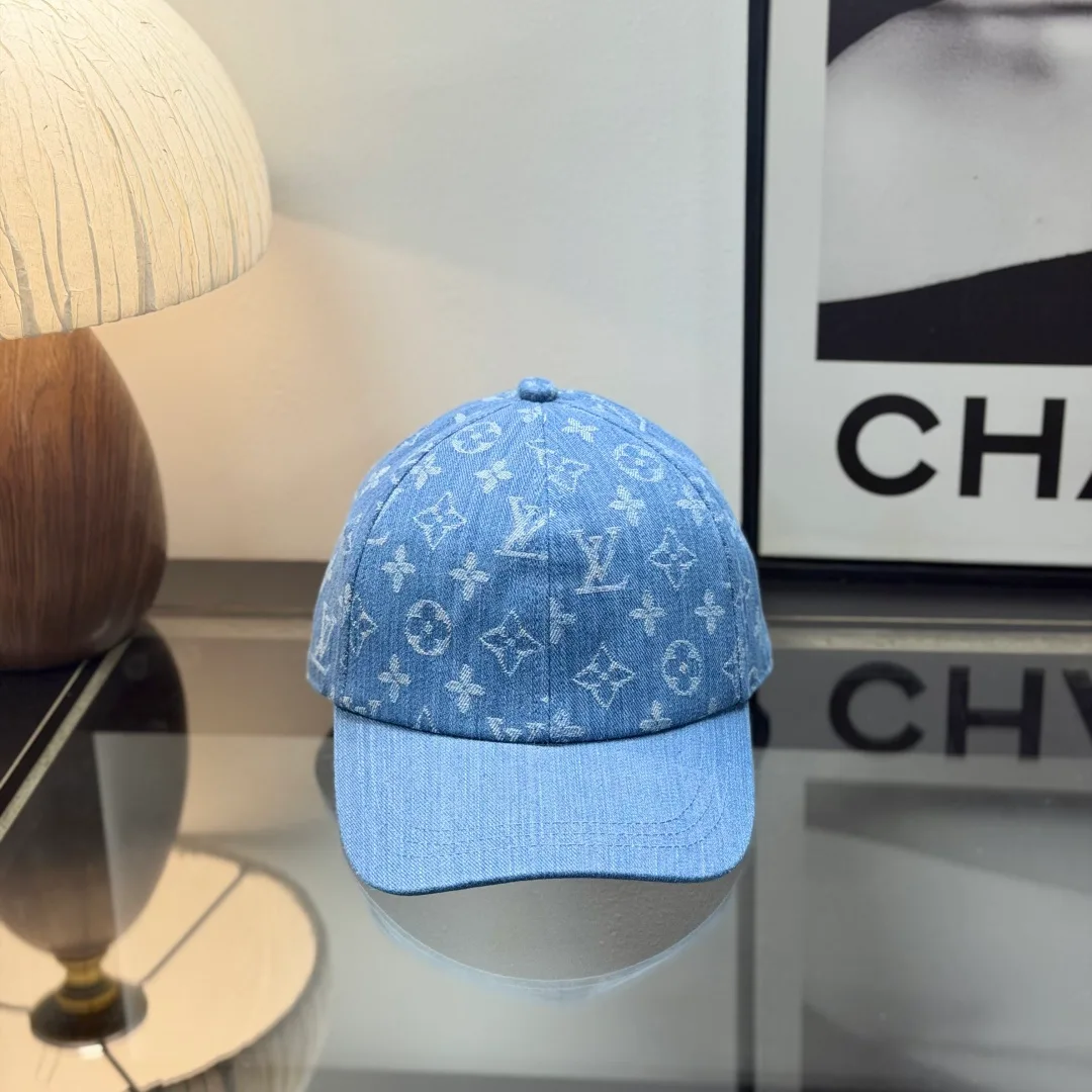 Louis Vuitton Monogram baseball cap in Blue & Green & Black & Pink · view 1