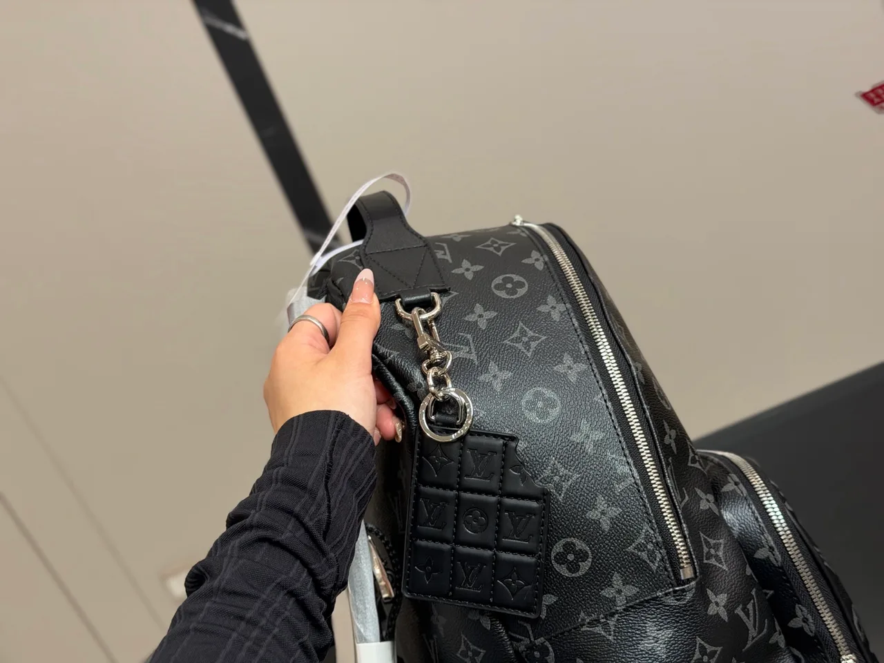 Louis Vuitton Discovery Backpack in Black / Brown · view 7