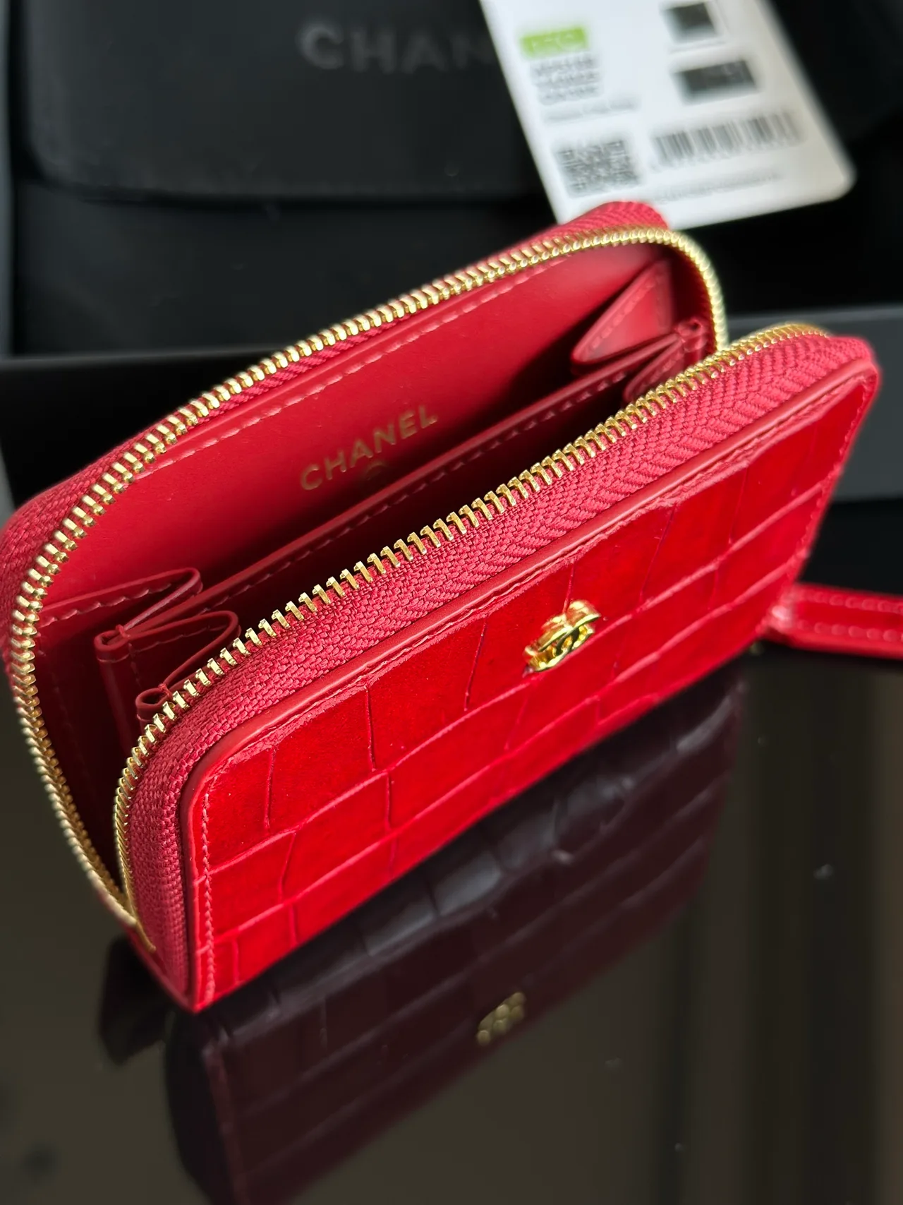 Chanel Wallet in Red · view 7