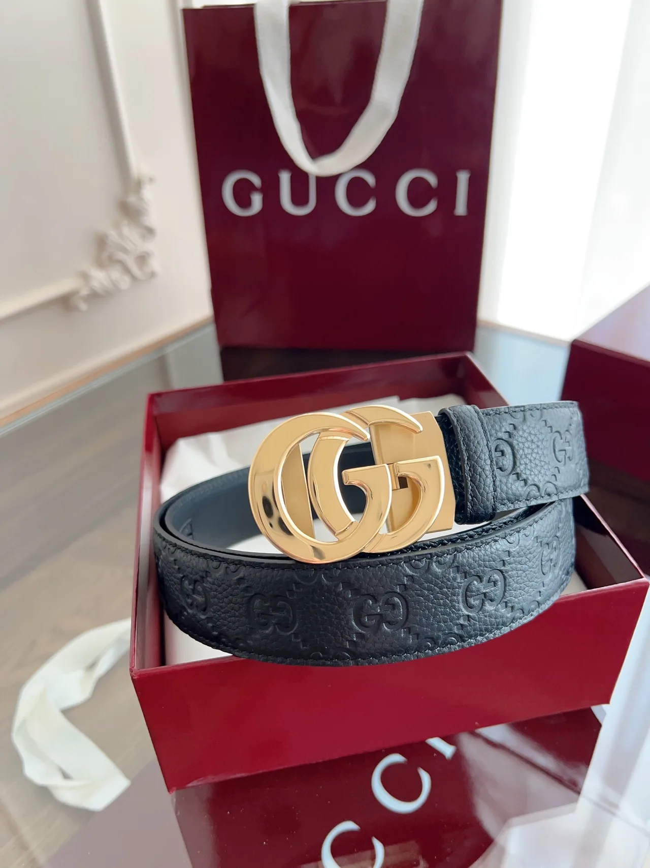 Gucci Cowhide Belt in Black · view 1