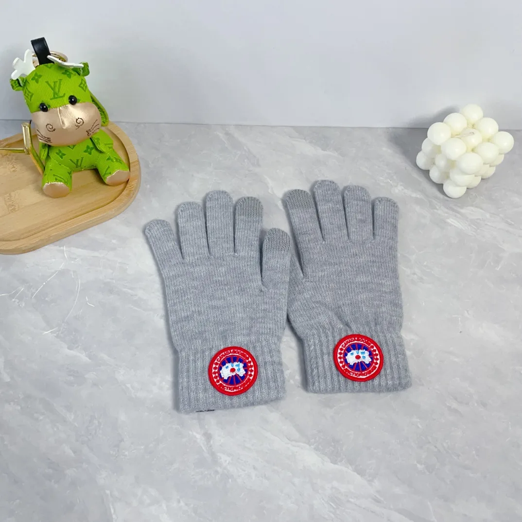 Canada Goose Wool Hat Scarf and Gloves Set in Grey · view 5