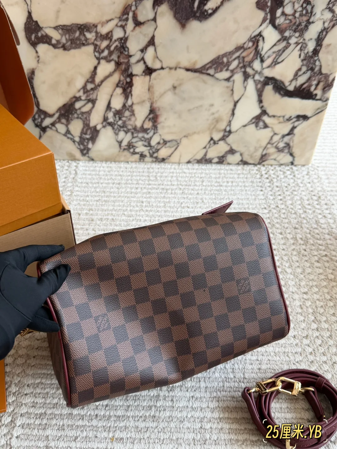 Louis Vuitton Speedy 30 Pillow Handbag in Brown · view 4