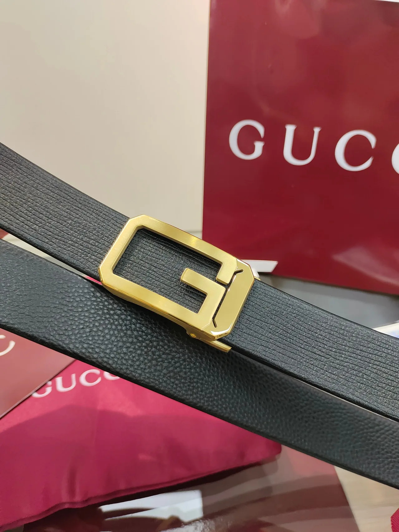 Gucci Calfskin Belt in Black · view 5