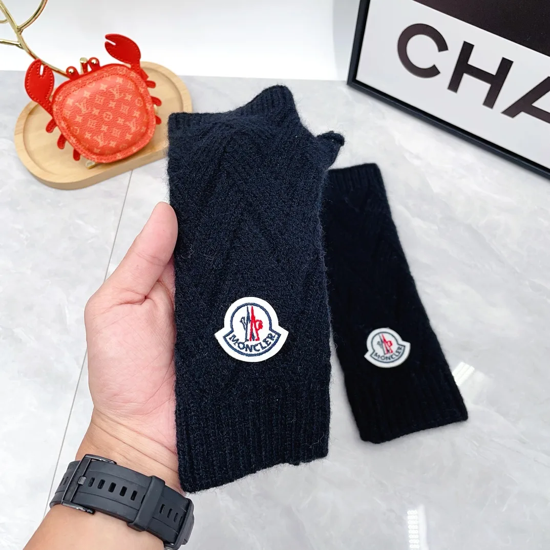 Moncler Wool Hat Scarf and Gloves Set in Blue · view 8