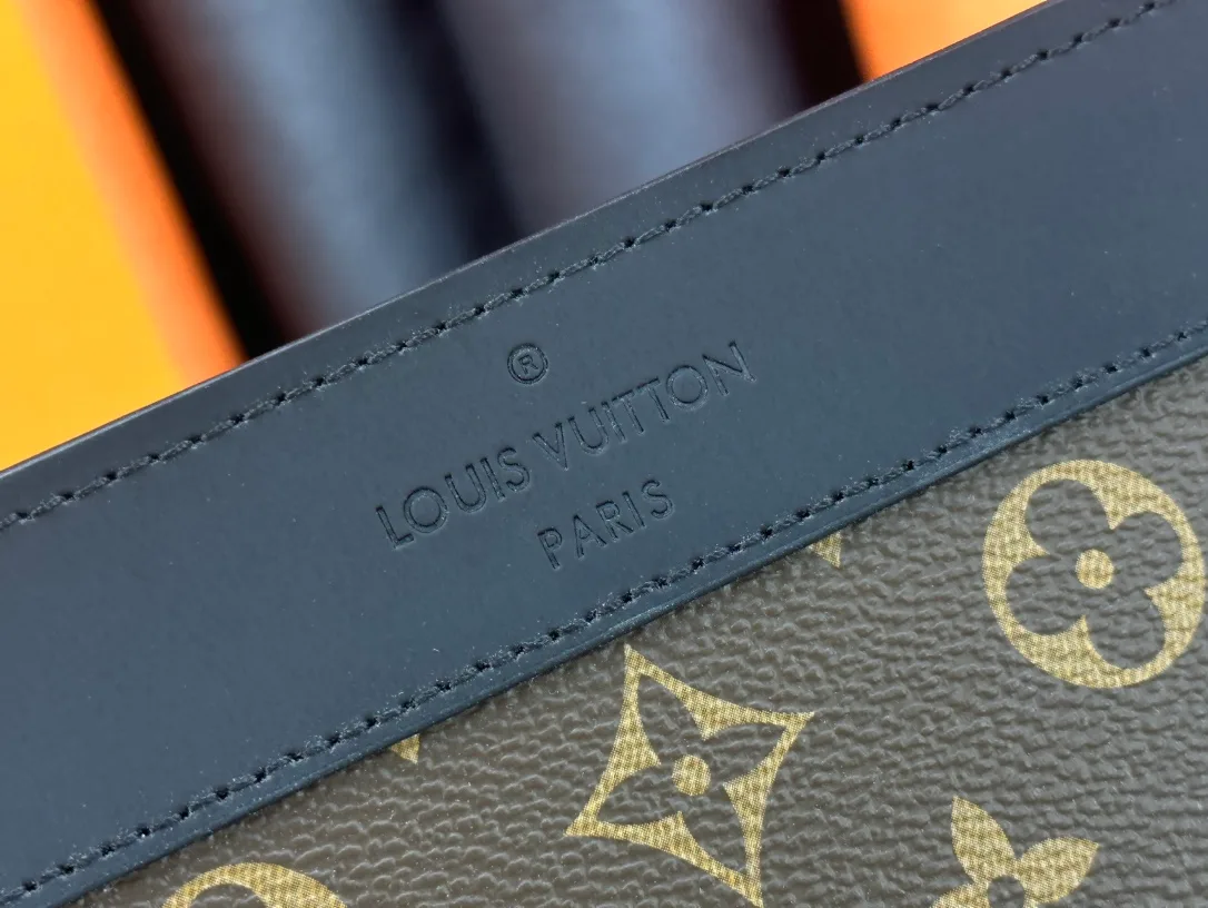 Louis Vuitton Canvas Clutch in Brown · view 6