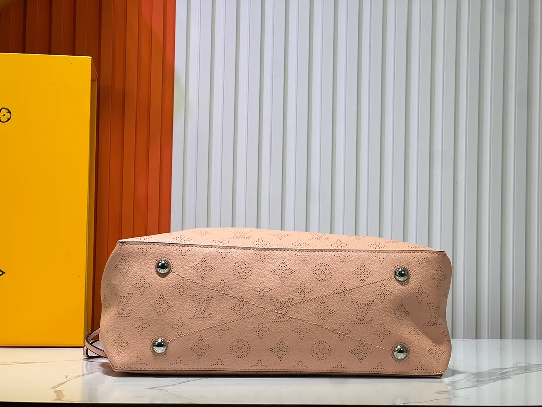 Louis Vuitton Cowhide Crossbody Bag in Pink · view 6