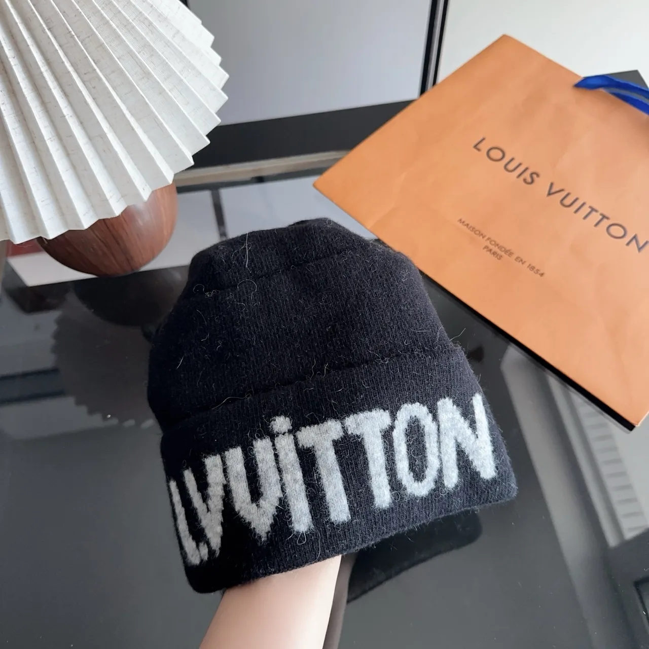 Louis Vuitton Beanie in Black · view 3