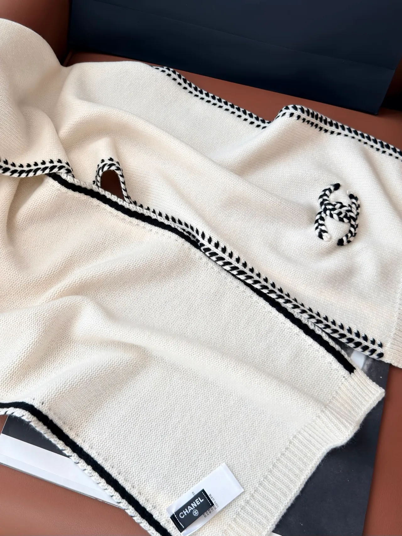 Chanel Scarf in White & Black · view 7