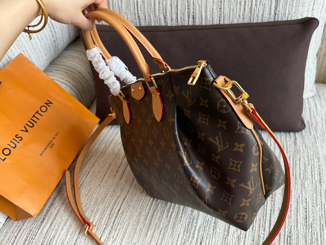 Louis Vuitton Monogram Tote in Brown · view 3