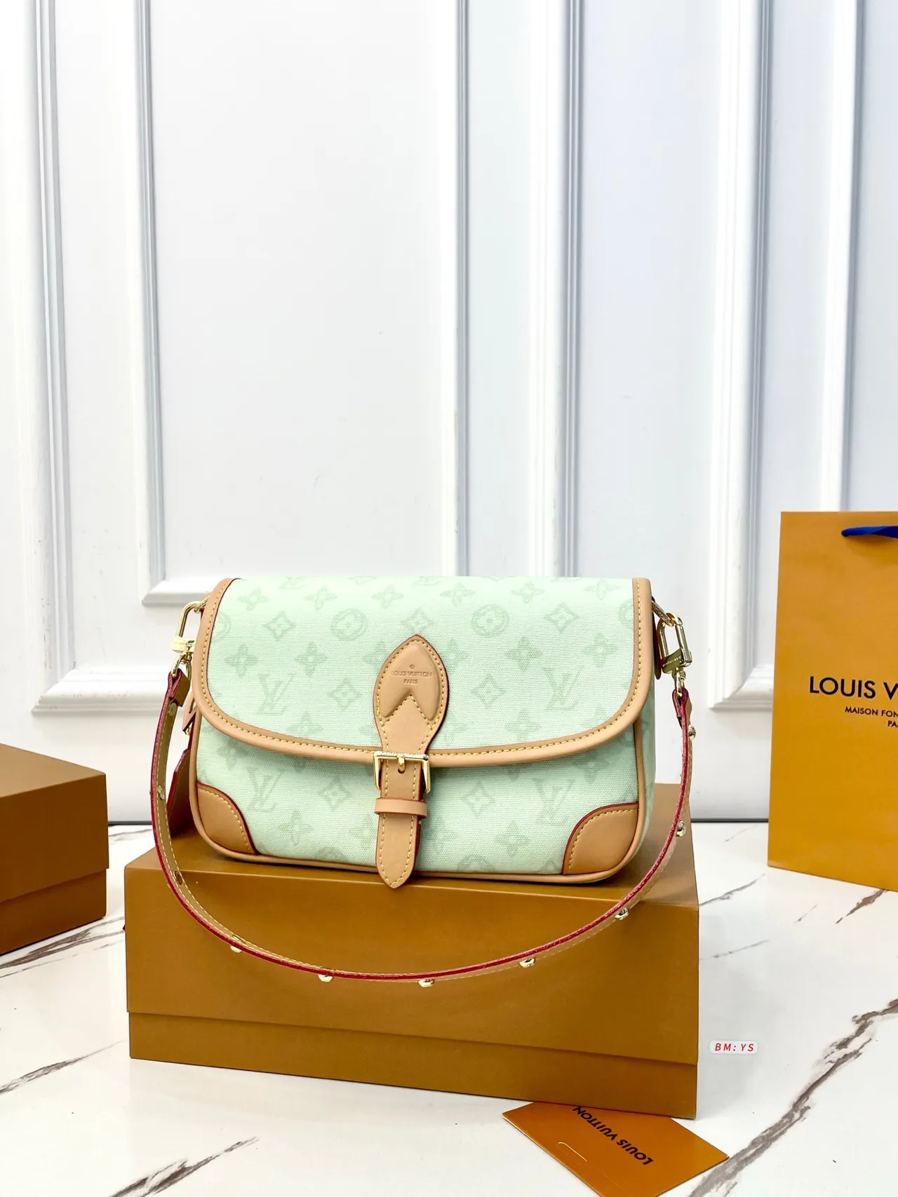 Louis Vuitton Baguette Flap Shoulder Bag in Pink & Beige & Green & Blue & Brown · view 3