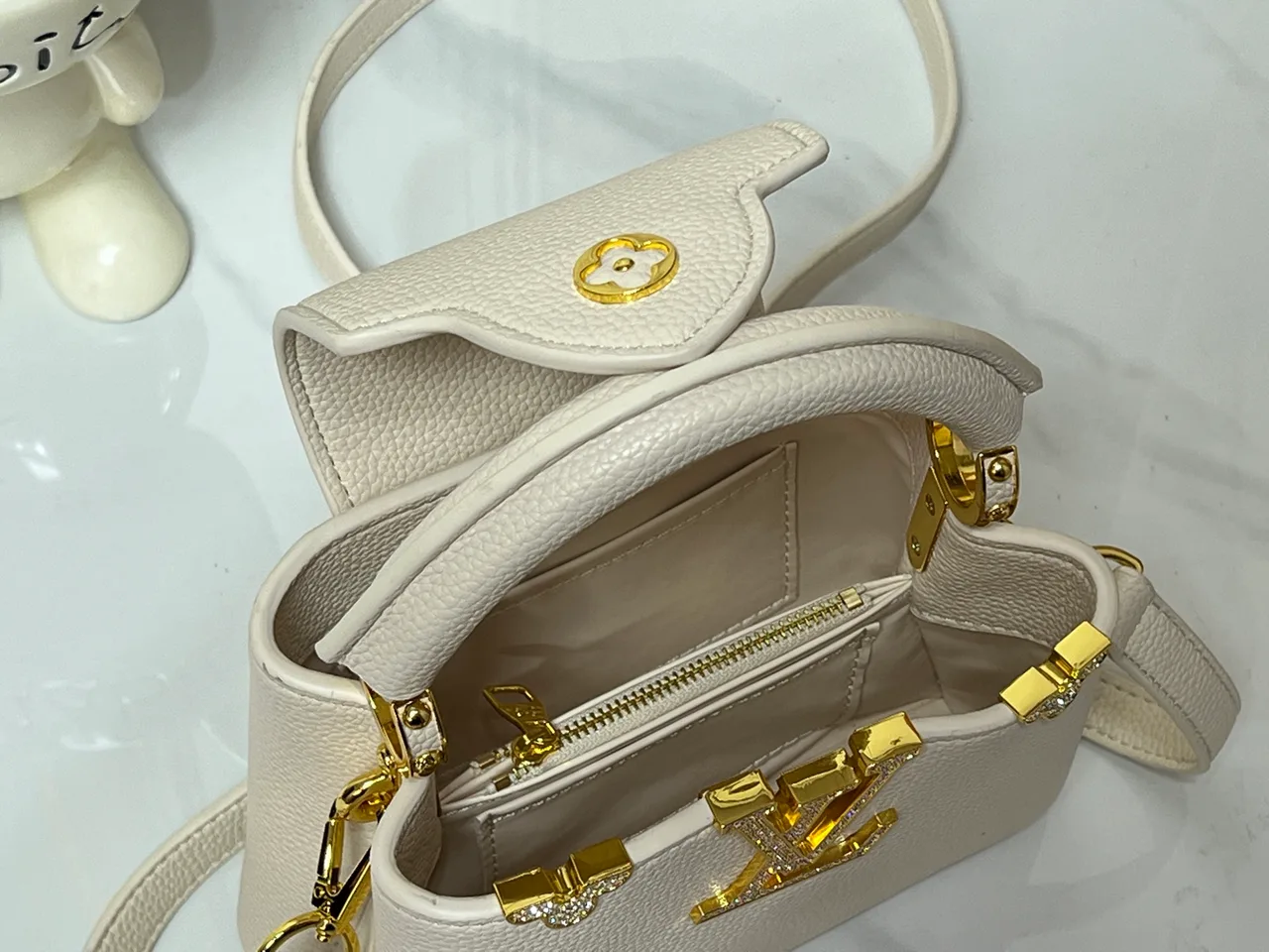 Louis Vuitton Leather Smooth Capucines Flower Crown Bag in White · view 8
