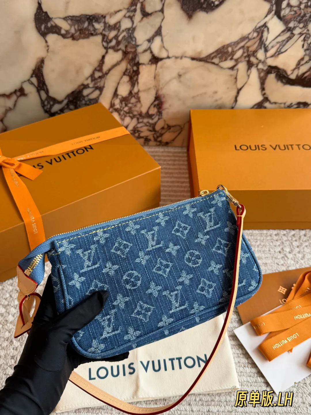 Louis Vuitton Monogram Clutch in Blue · view 7