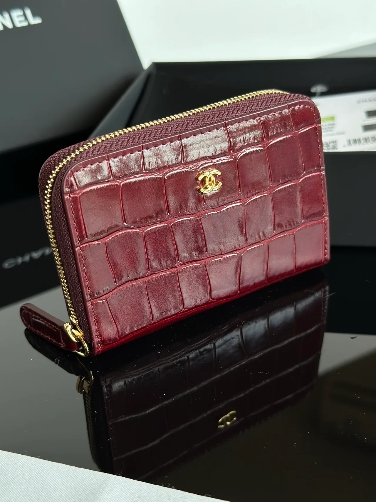 Chanel Wallet in Burgundy · view 4