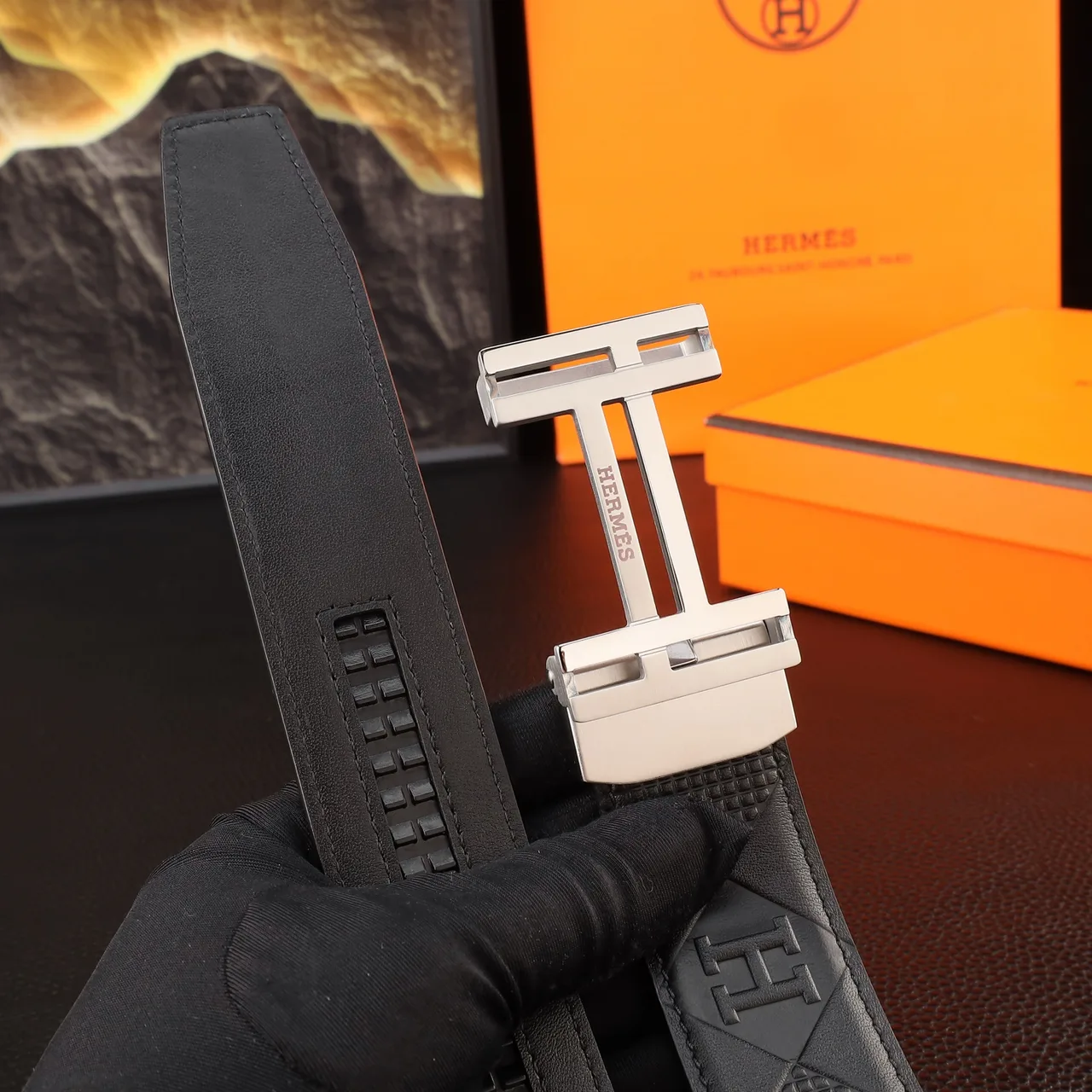 Hermes Embossed automatic H belt in Black · view 5