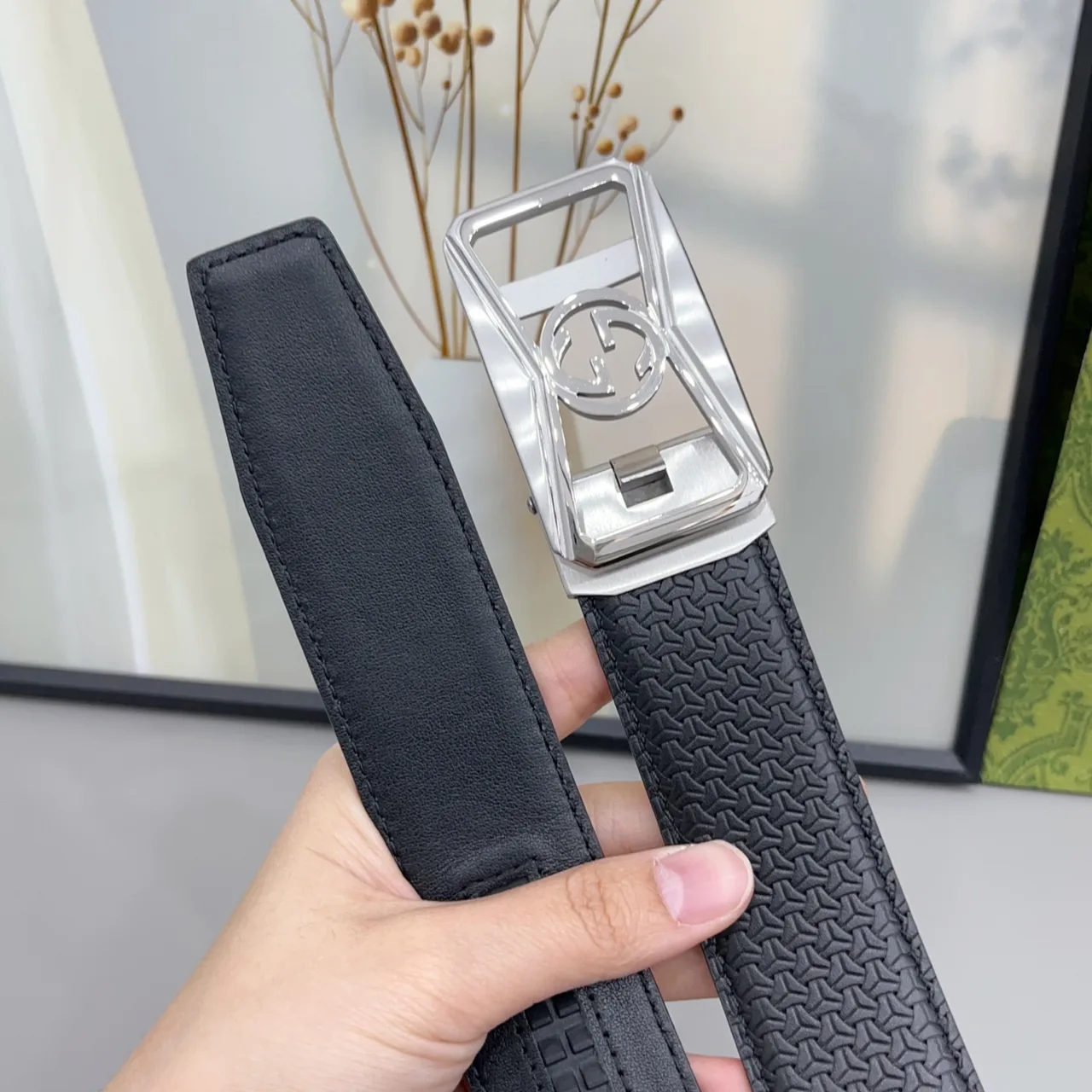 Gucci Glossy Belt in Black · view 6