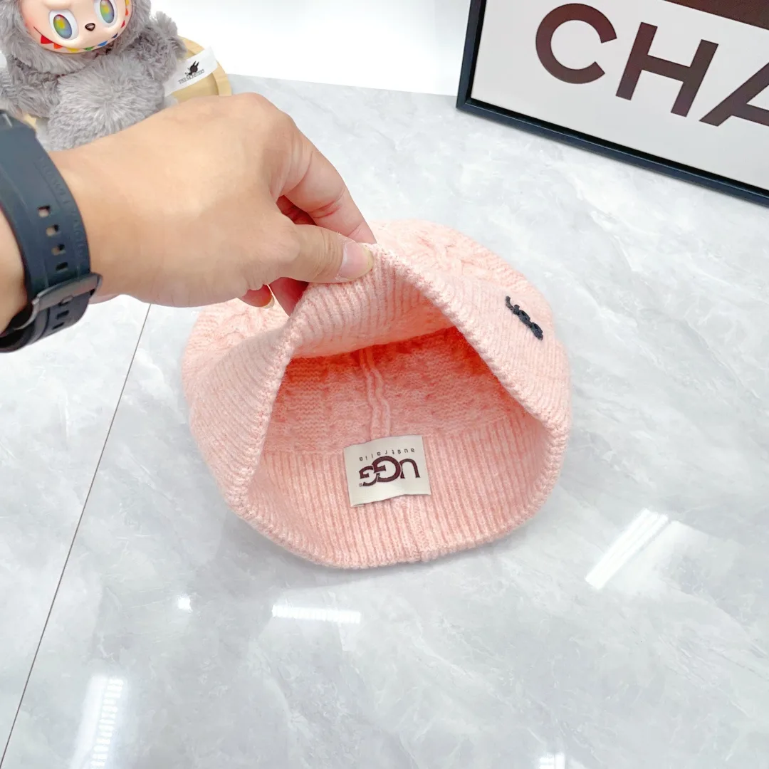 UGG Wool Woven Ribbed Hat Scarf and Gloves Set in Pink · view 6