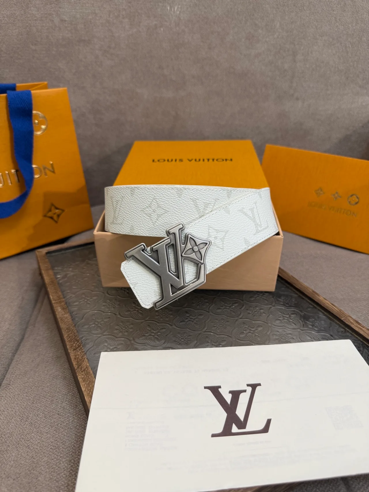 Louis Vuitton Leather Belt in White · view 6