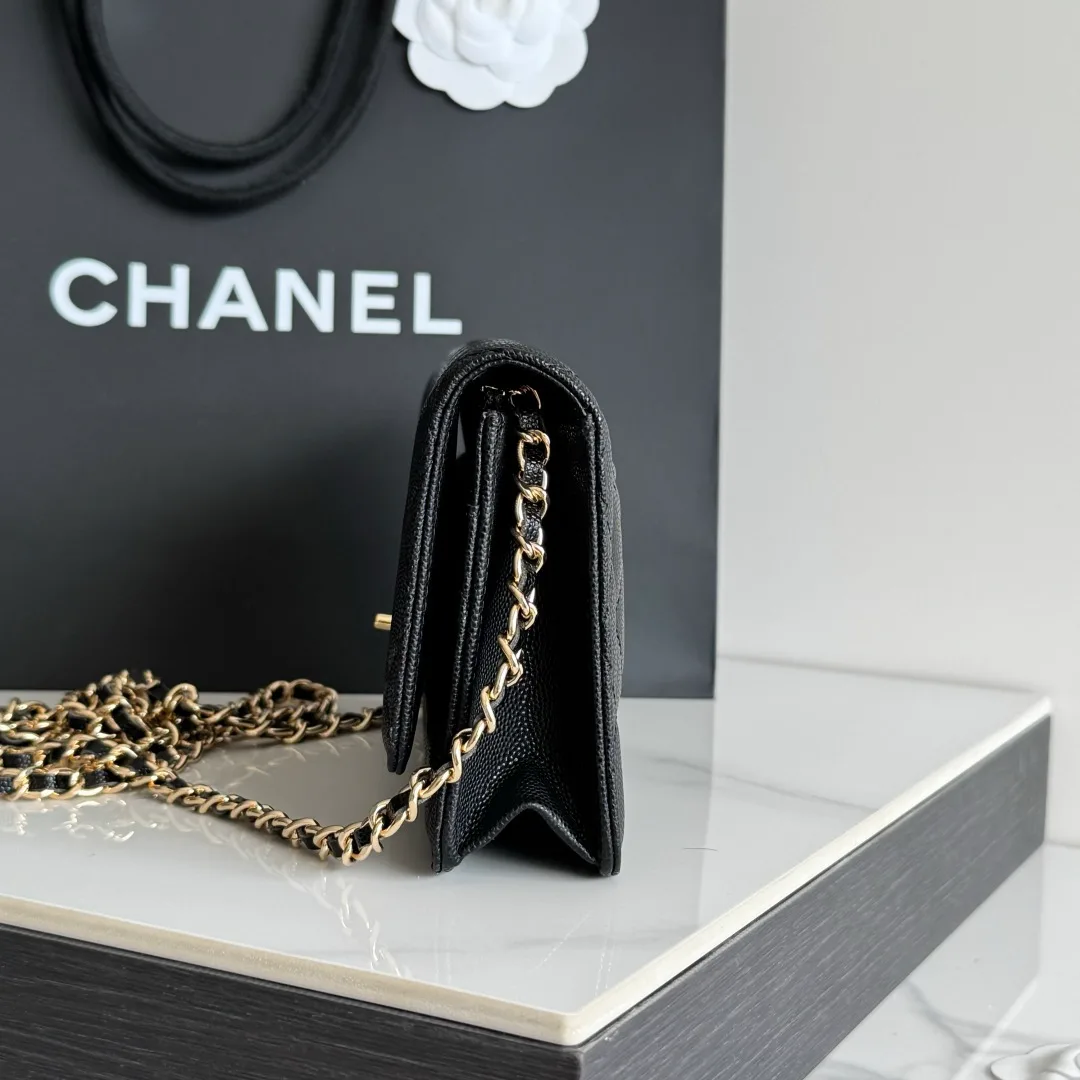 Chanel Calfskin Quilted Clutch in Black · view 4
