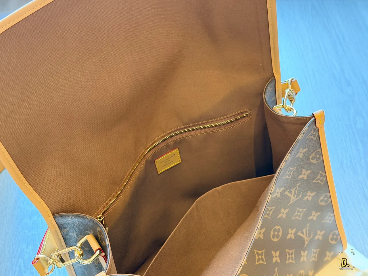 Louis Vuitton Smooth Crossbody Bag in Brown · view 6