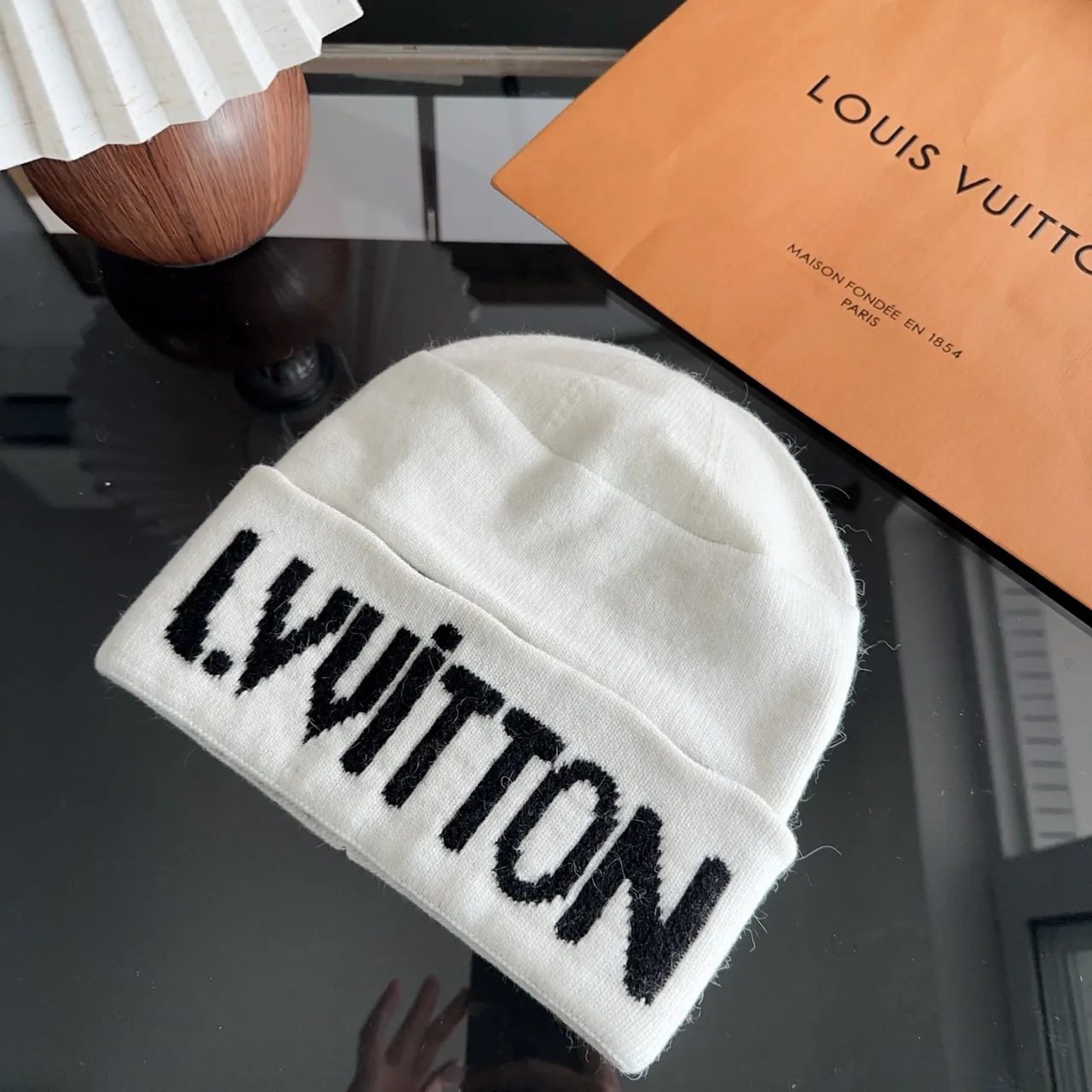Louis Vuitton Beanie in White · view 7