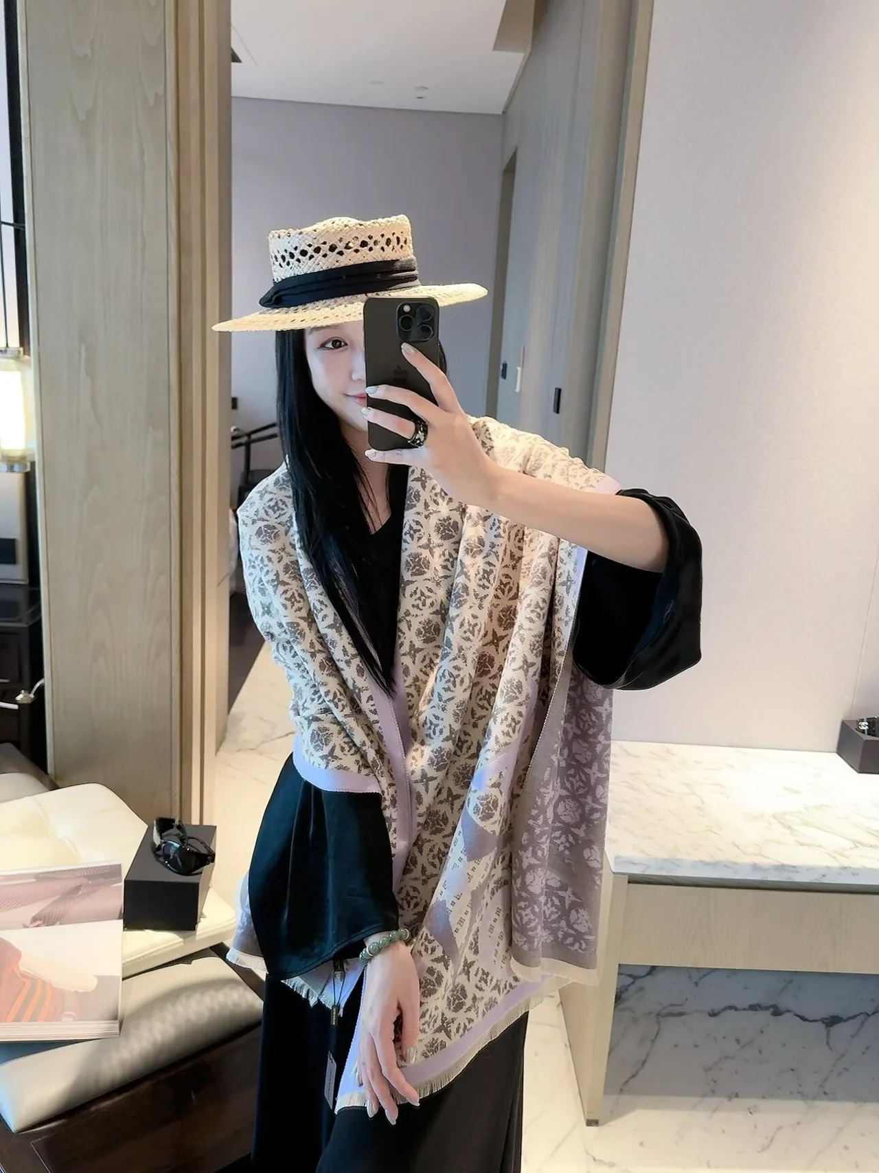 Louis Vuitton Large monogram fringed scarf in Beige & Black · view 4