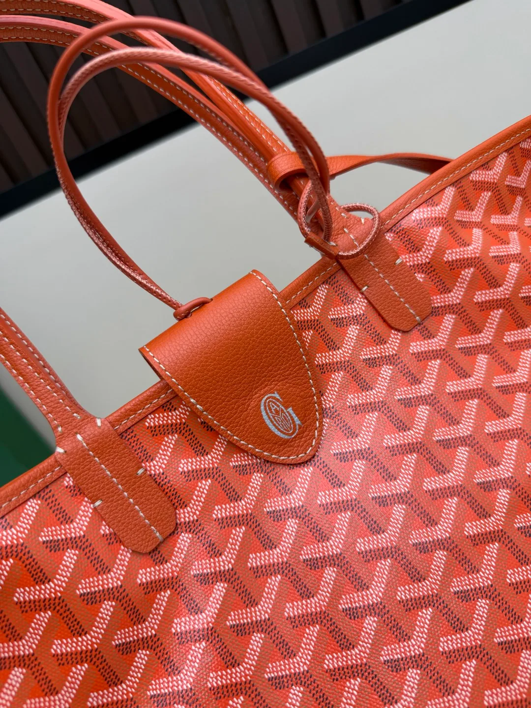 Goyard Canvas Reversible chevron tote with pictured pouch in Orange · view 3