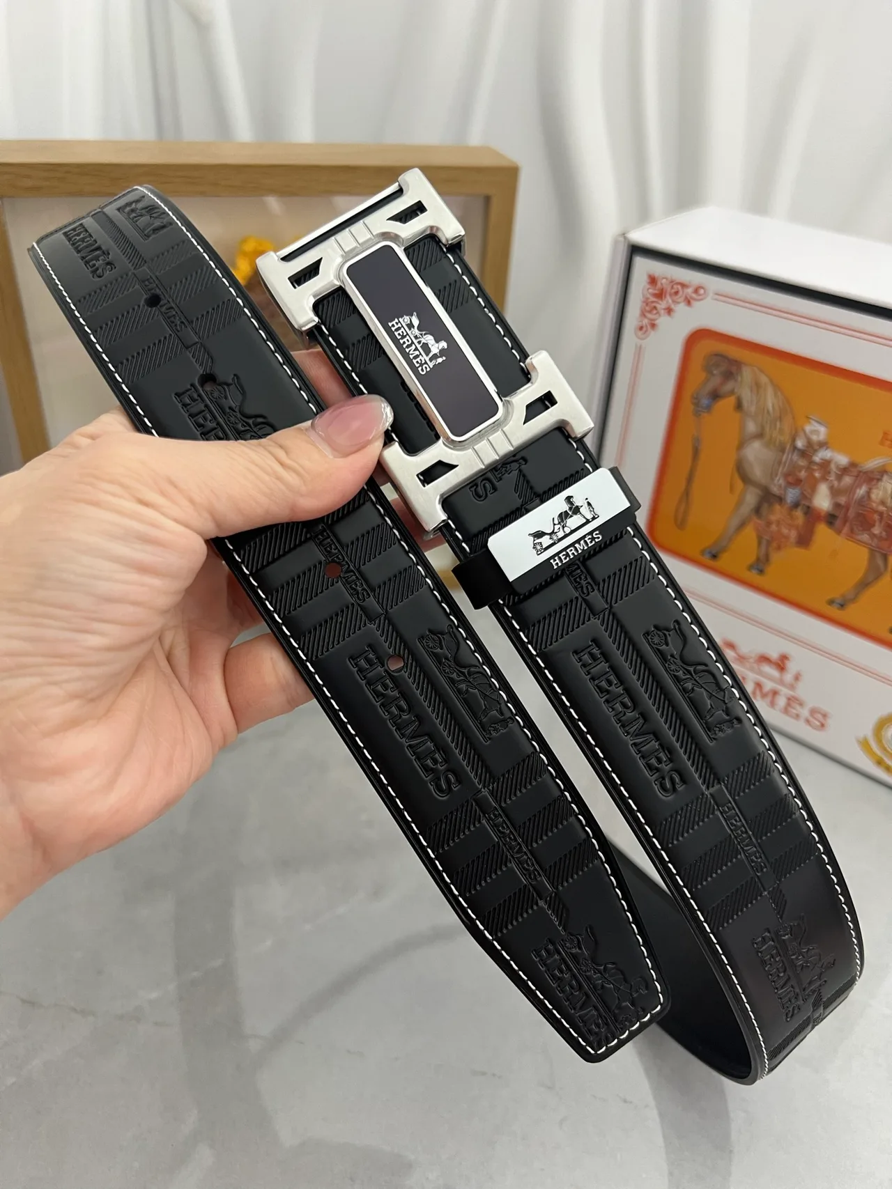 Hermes Rectangle Buckle Belt in Black · view 3