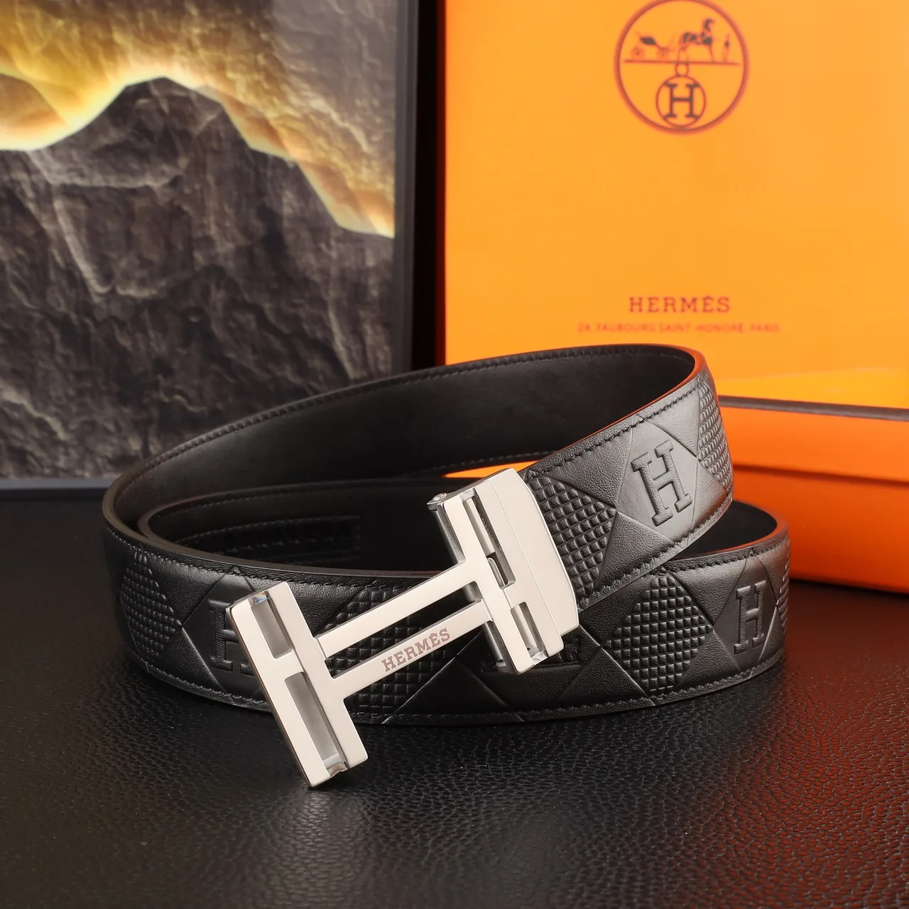 Hermes Embossed automatic H belt in Black · view 4