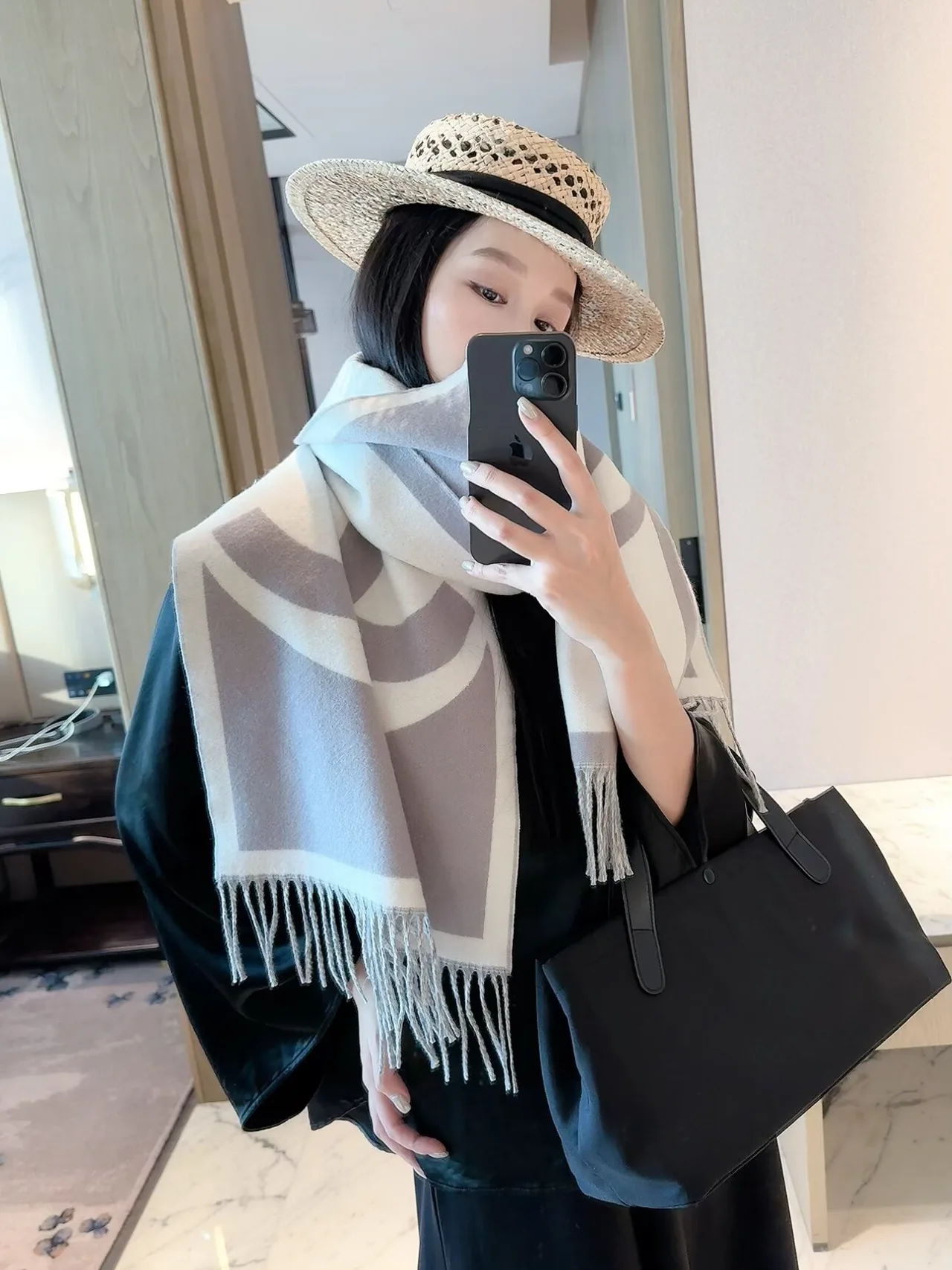 Chanel Reversible Scarf in Grey & Black · view 4