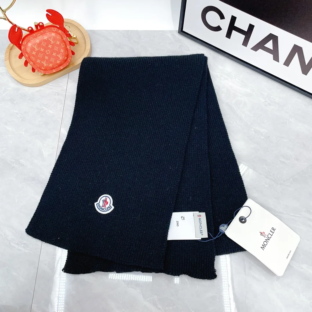 Moncler Wool Hat and Scarf Set in Black · view 4