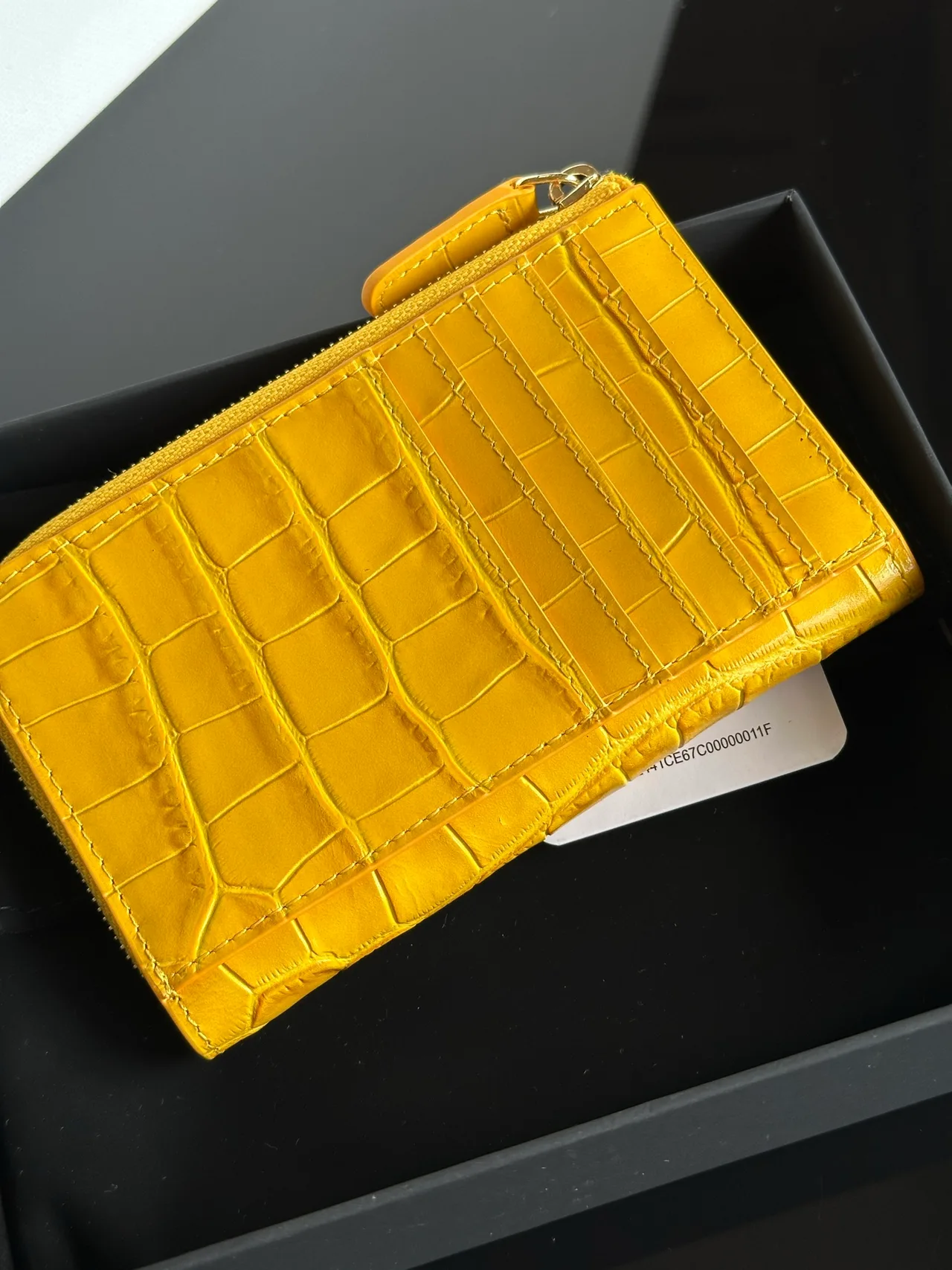 Chanel Glossy Wallet in Yellow · view 8