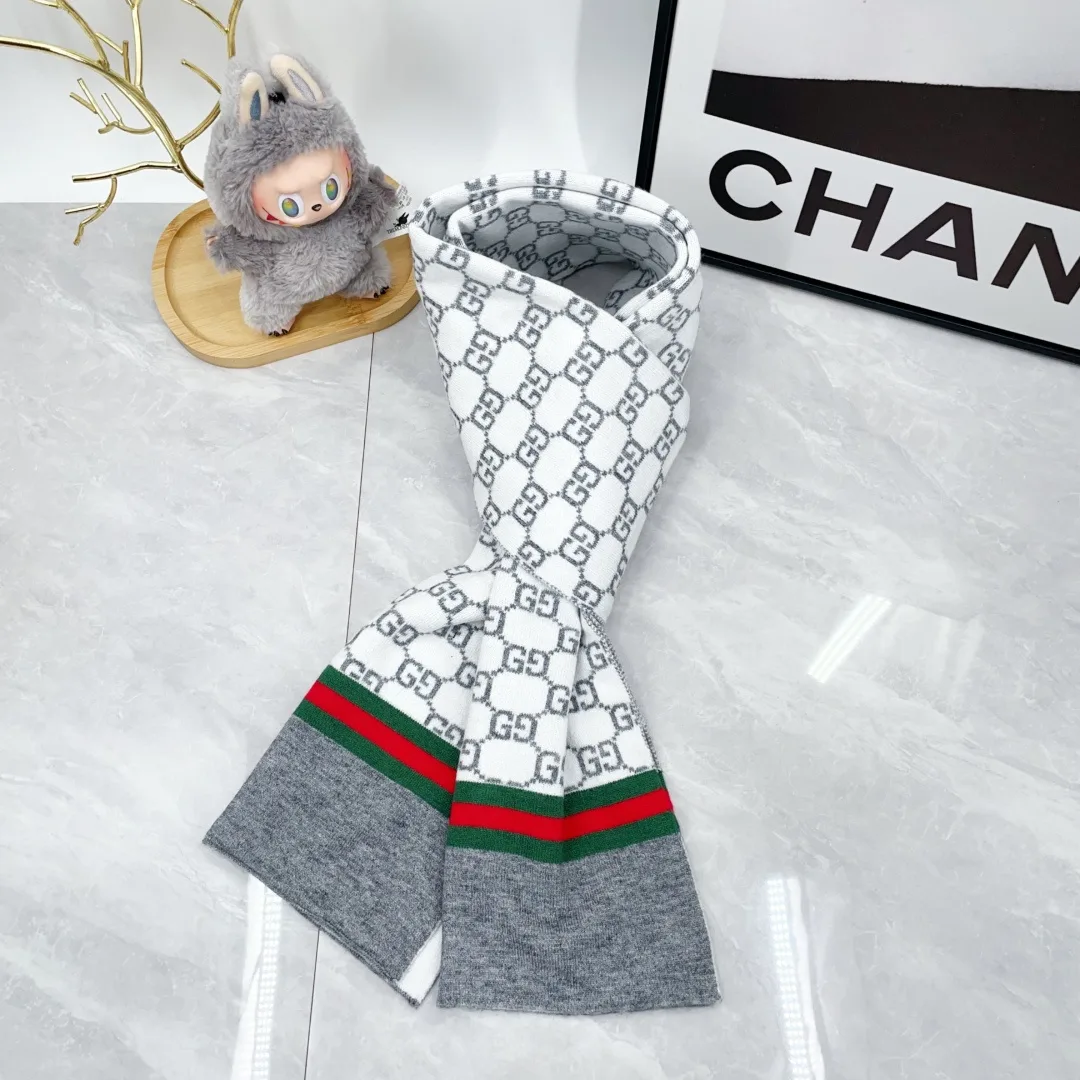 Gucci Cashmere Striped GG Hat and Scarf Set in Cream · view 6