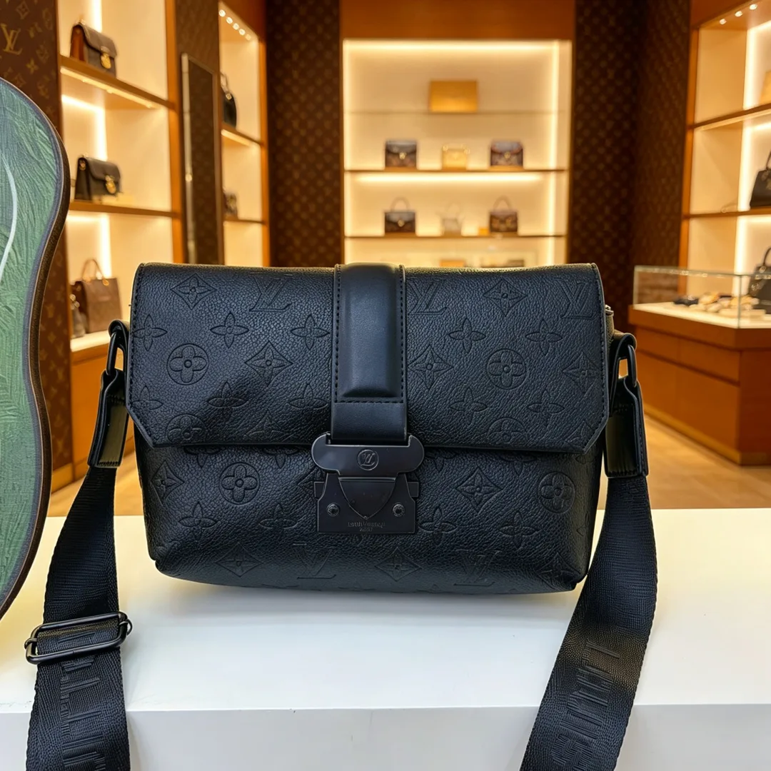 Louis Vuitton Flap Messenger Bag in Black / Brown · view 2
