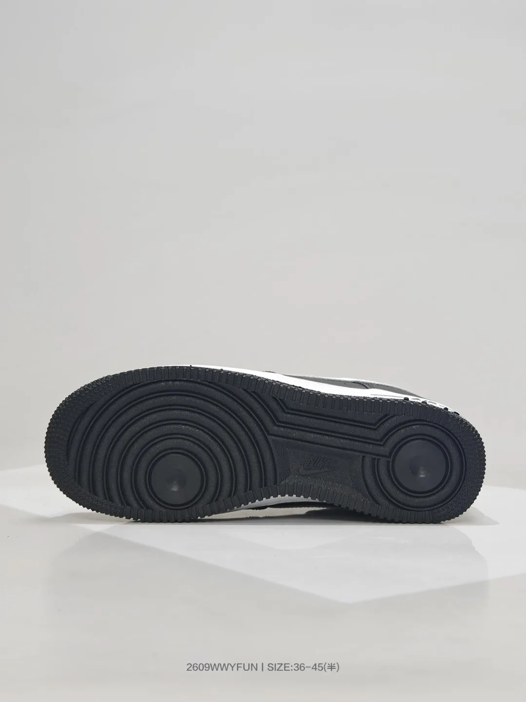 Nike Sneakers in Black · view 6