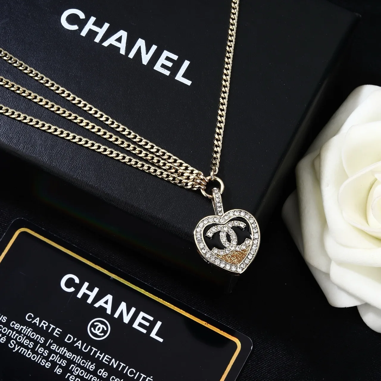 Chanel Glossy Chain Belt in Gold · view 5