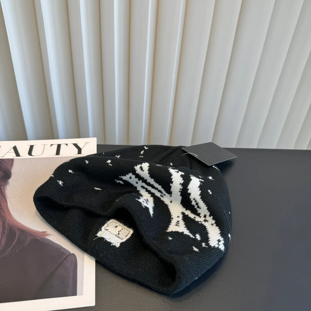 MLB NY Knit Beanie in Black · view 6