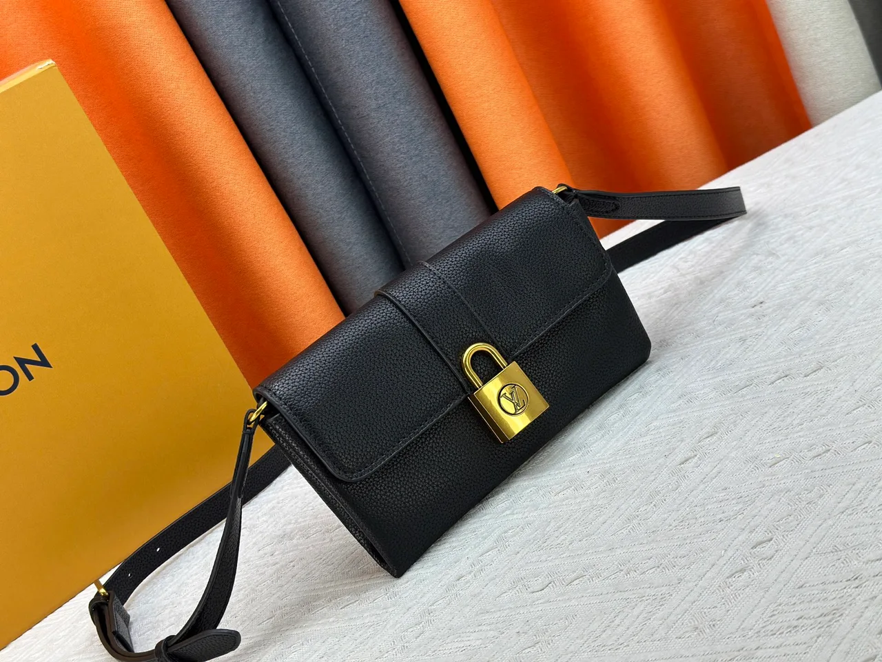 Louis Vuitton Cowhide Canvas Low Key Chain Wallet with Detachable Pouch in Black · view 2