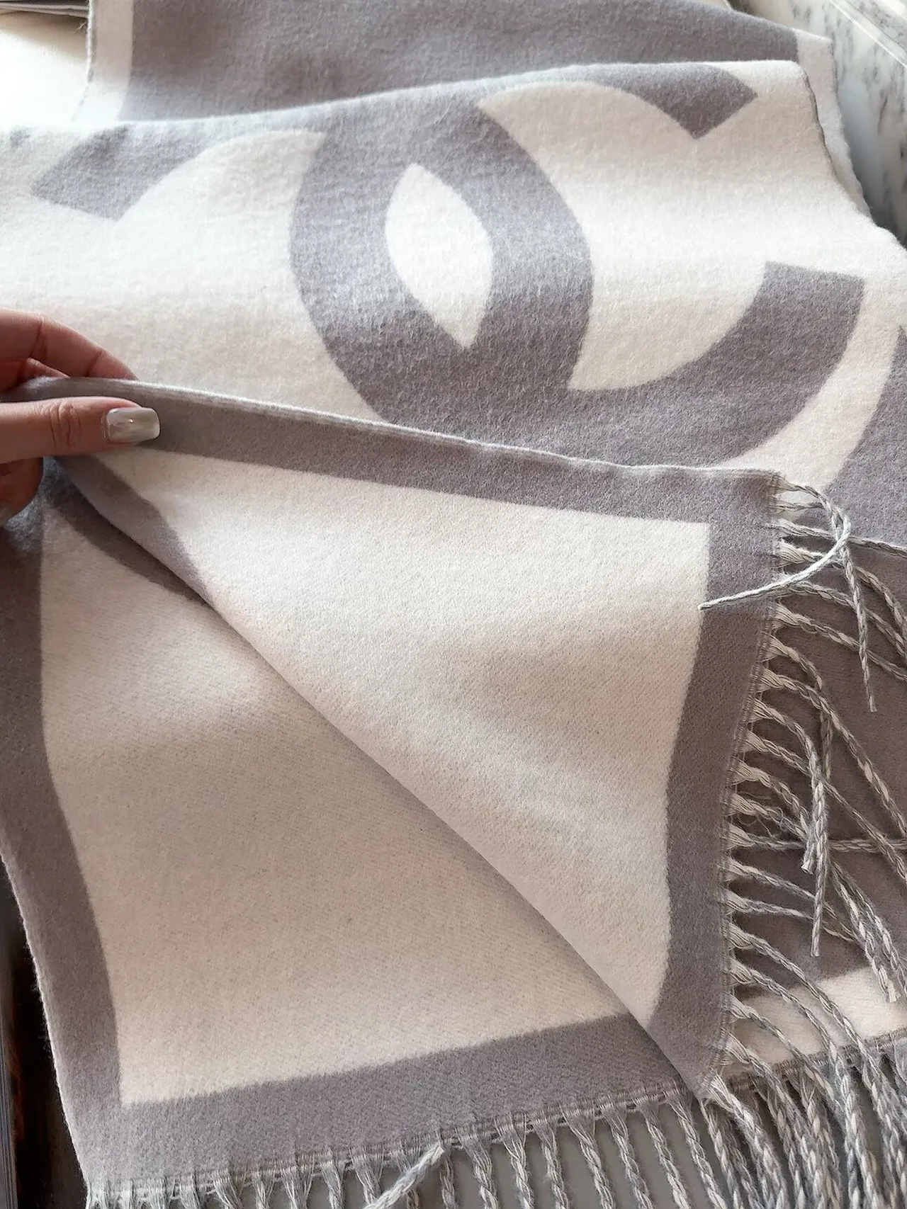 Chanel Reversible Scarf in Grey & Black · view 7