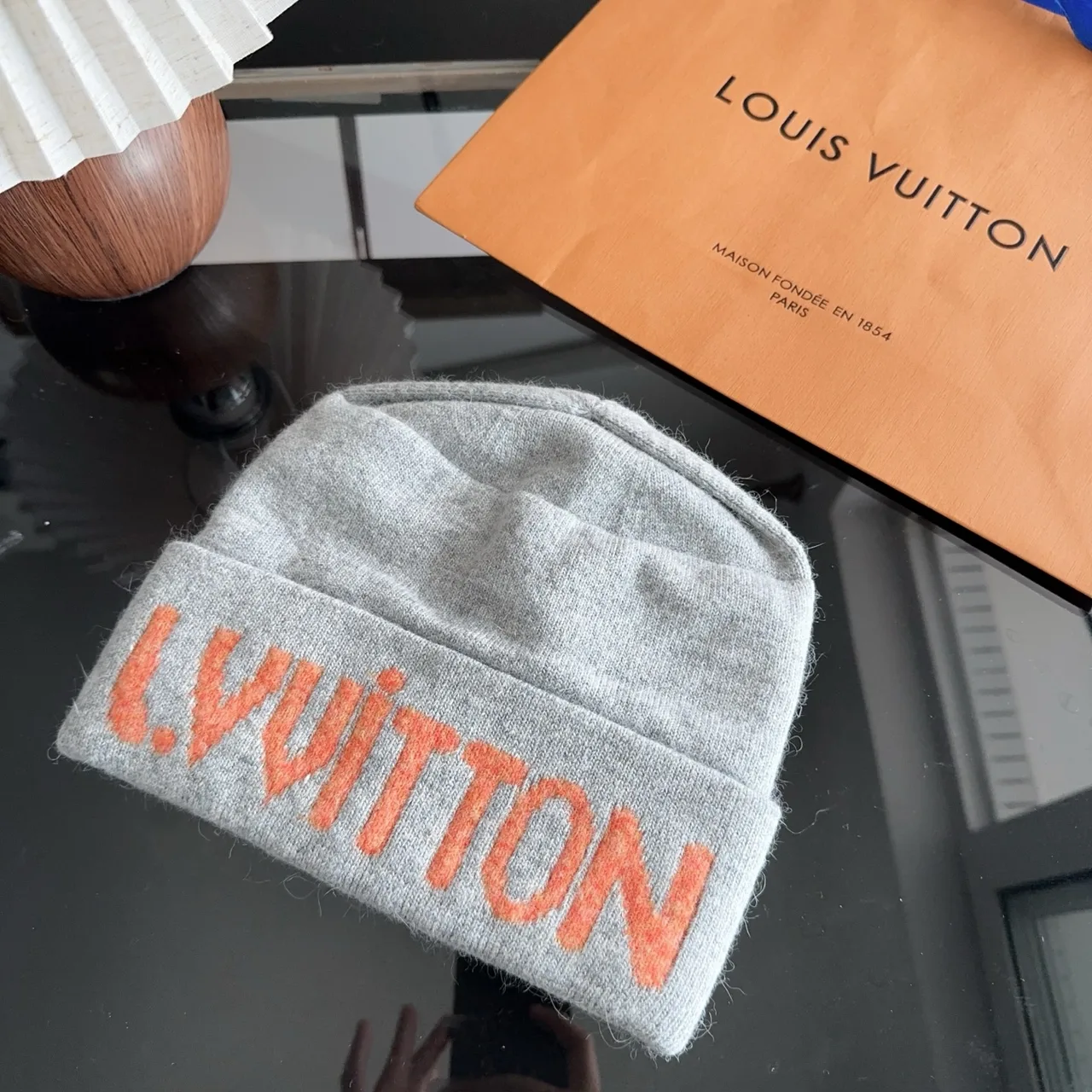 Louis Vuitton Beanie in Grey · view 2